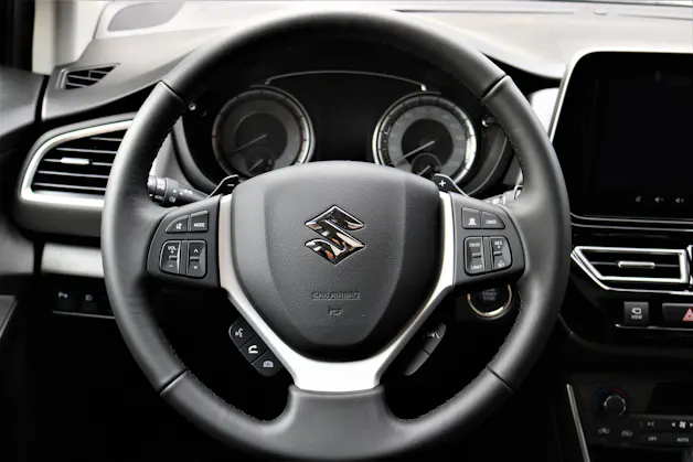Suzuki S-Cross 1.5 Compact Top Hybrid 4x4