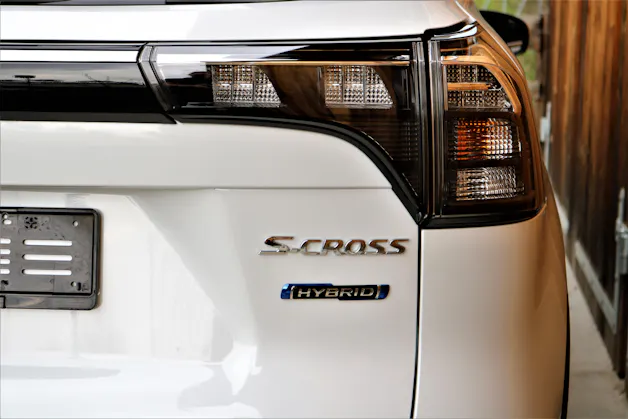 Suzuki S-Cross 1.5 Compact Top Hybrid 4x4