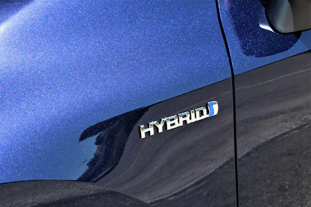 Suzuki Swace 1.8 Compact Top Hybrid