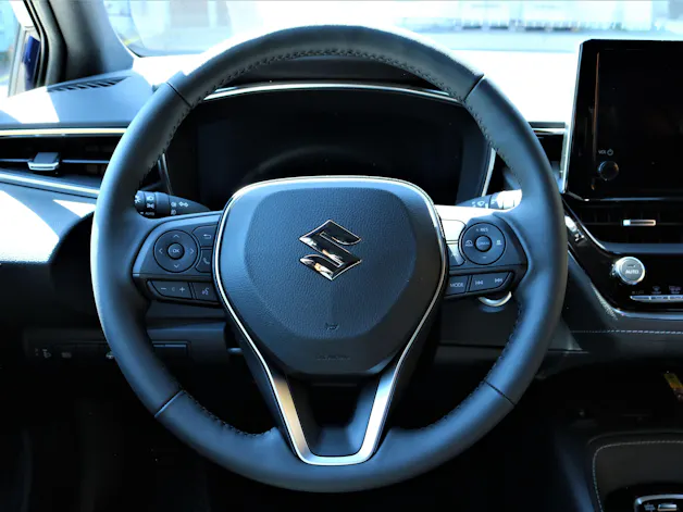 Suzuki Swace 1.8 Compact Top Hybrid