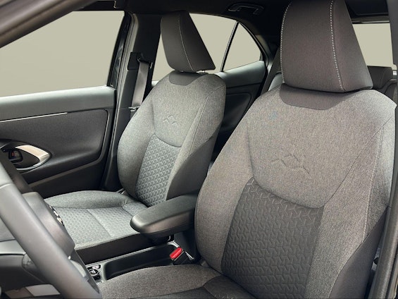 Vehicle image 9 Vehicle image 9