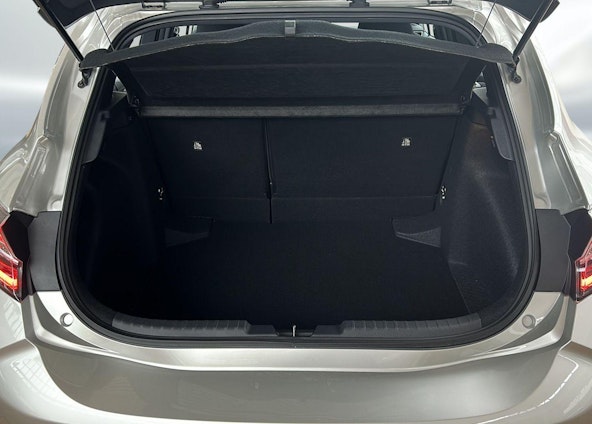 Vehicle image 6 Vehicle image 6