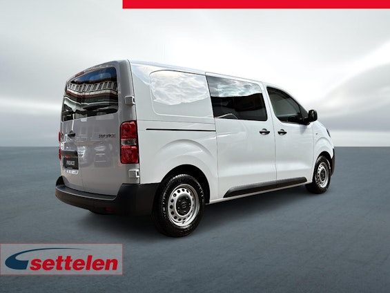 Vehicle image 4 Vehicle image 4