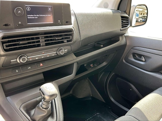 Vehicle image 13 Vehicle image 13