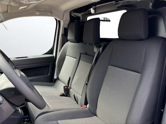 Vehicle image 9 Vehicle image 9