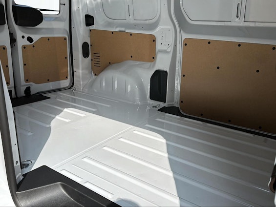 Vehicle image 15 Vehicle image 15