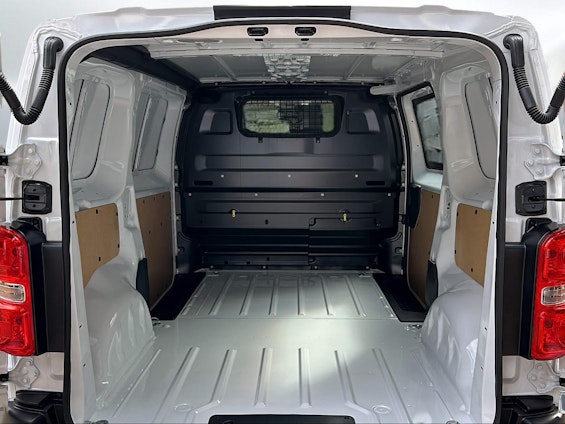 Vehicle image 7 Vehicle image 7