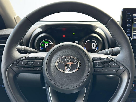 Vehicle image 15 Vehicle image 15