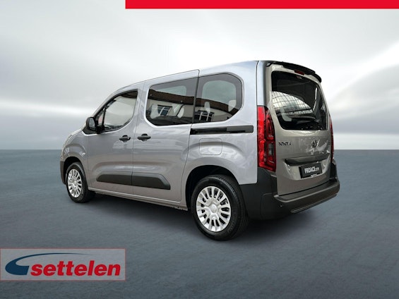 Vehicle image 7 Vehicle image 7