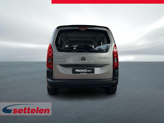 Vehicle image 5 Vehicle image 5