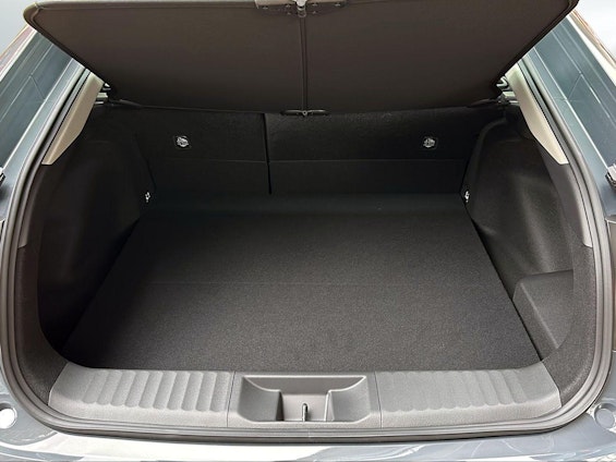 Vehicle image 6 Vehicle image 6