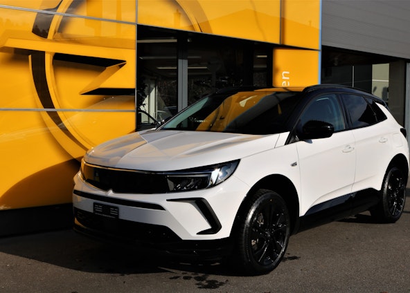 First vehicle image First vehicle image