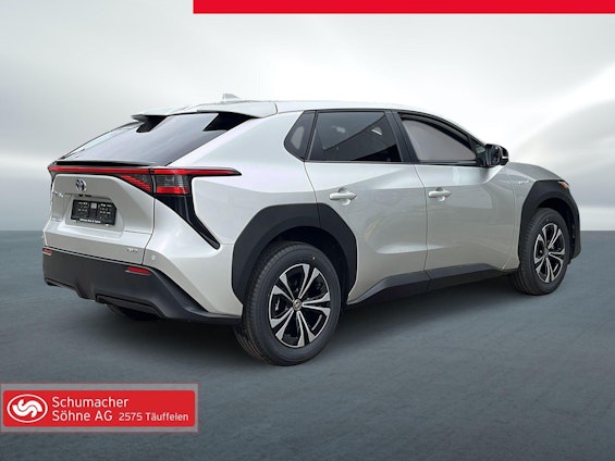 Vehicle image 4 Vehicle image 4