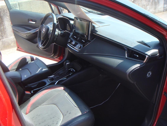 Vehicle image 9