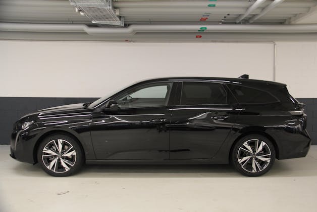 PEUGEOT 308 SW 1.2 PureTech Allure: Prenotate ora una prova su strada!