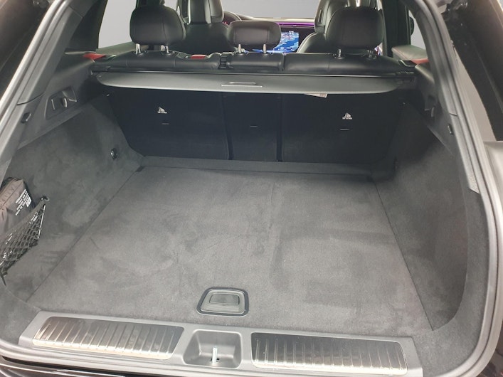 Vehicle image MERCEDES-BENZ EQE 43 AMG