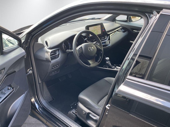 Vehicle image 9 Vehicle image 9