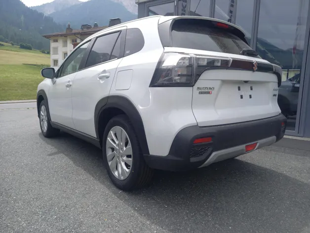 Suzuki S-Cross 1.5 Compact+ Hybrid 4x4