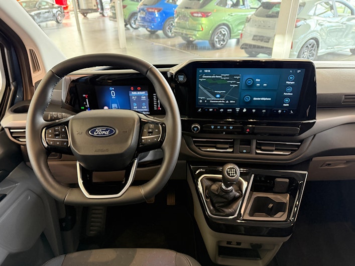 Vehicle image FORD TOURNEO