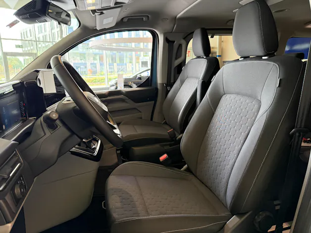Ford Tourneo C Bus 320 L1 2.0 EcoBlue 150 Titanium