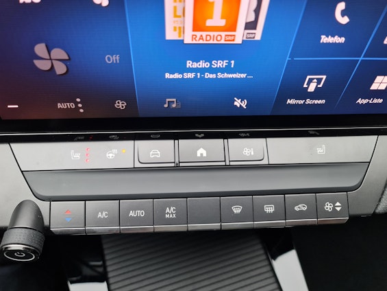 Vehicle image 15 Vehicle image 15