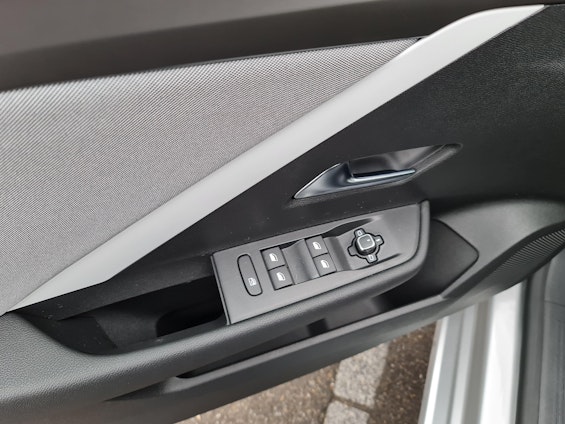 Vehicle image 12 Vehicle image 12