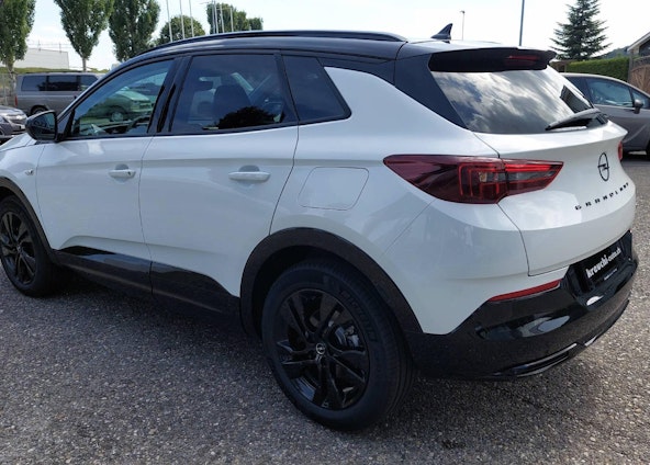 Vehicle image 3 Vehicle image 3