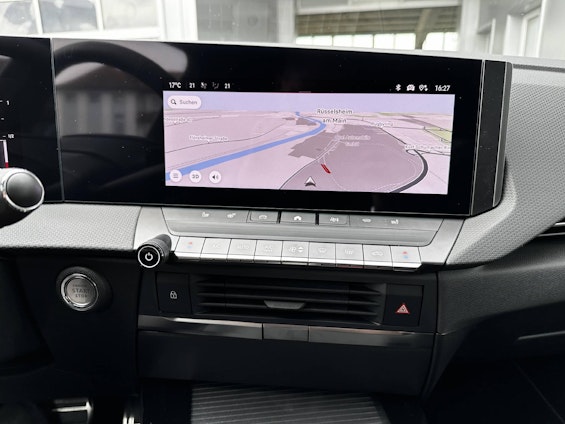 Vehicle image 4 Vehicle image 4