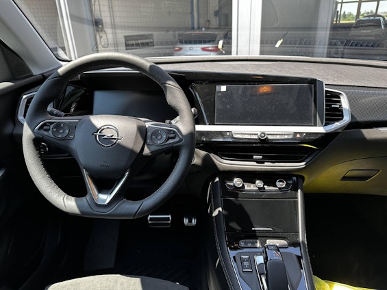 Vehicle image 3 Vehicle image 3