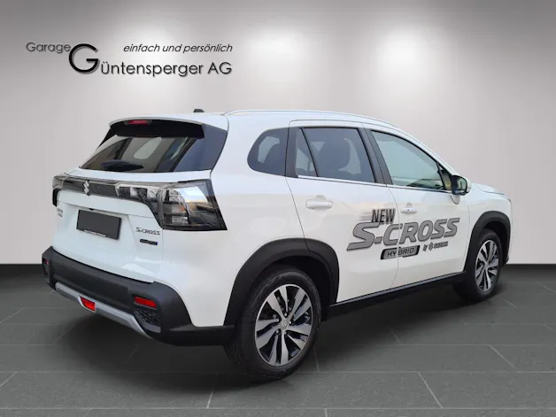 Suzuki S-Cross 1.5 Compact Top Hybrid 4x4