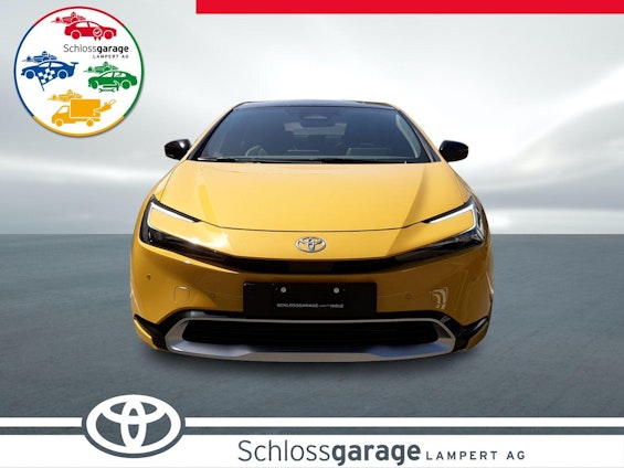 First vehicle image First vehicle image