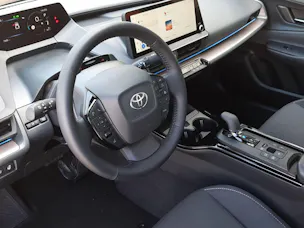 Toyota Prius 2.0 Plug-In-Hybrid Style