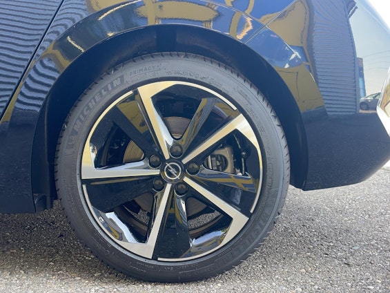 Vehicle image 14 Vehicle image 14