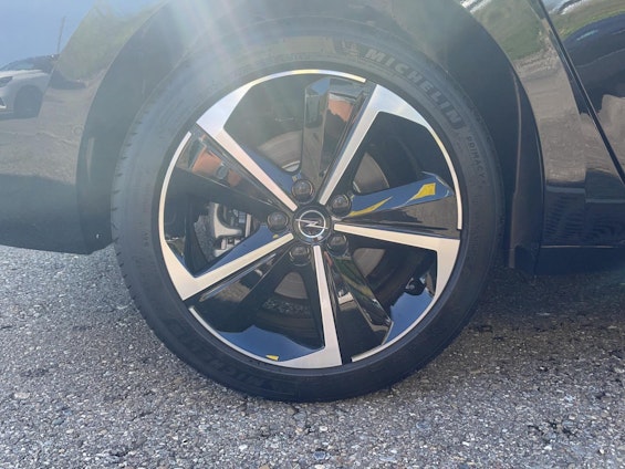 Vehicle image 15 Vehicle image 15