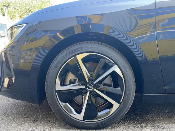 Vehicle image 12 Vehicle image 12