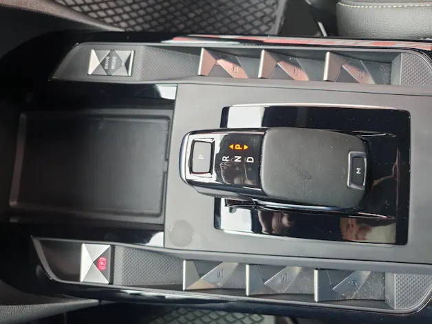 DS Automobiles 3 Crossback 1.2 PureTech 155 Performance Line