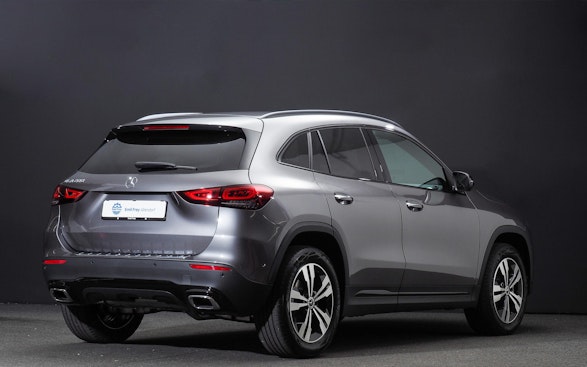 MERCEDES-BENZ GLA 200 Progressive 1