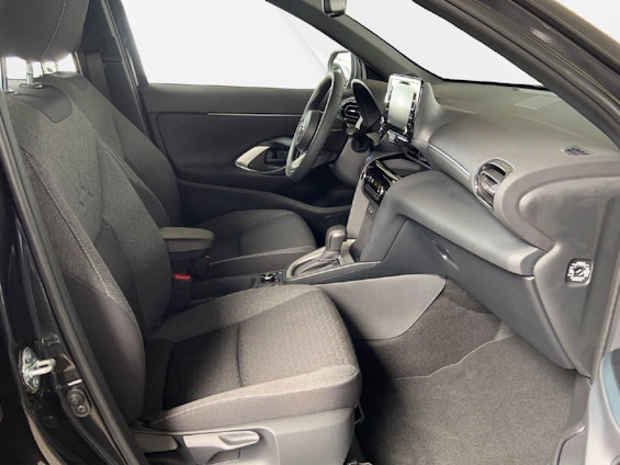 Vehicle image 15