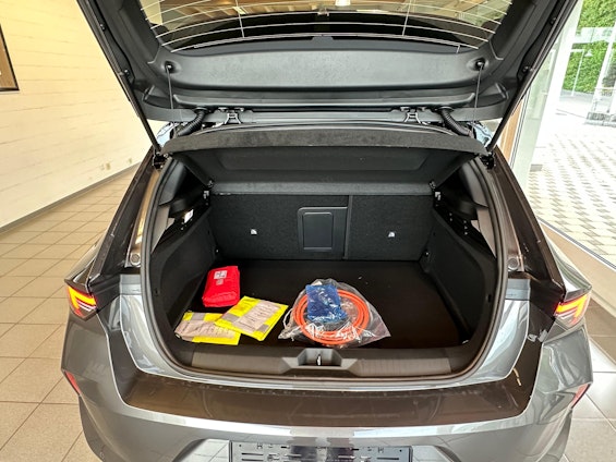 Vehicle image 5 Vehicle image 5