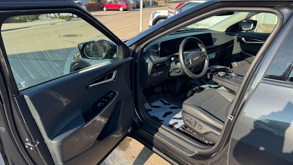 Vehicle image 9 Vehicle image 9