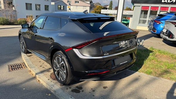 Vehicle image 4 Vehicle image 4