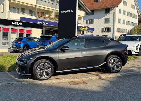 First vehicle image First vehicle image