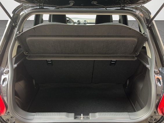 Vehicle image 6 Vehicle image 6