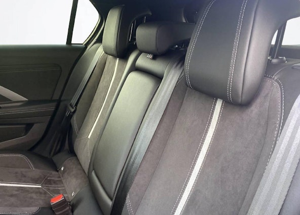 Vehicle image 7 Vehicle image 7