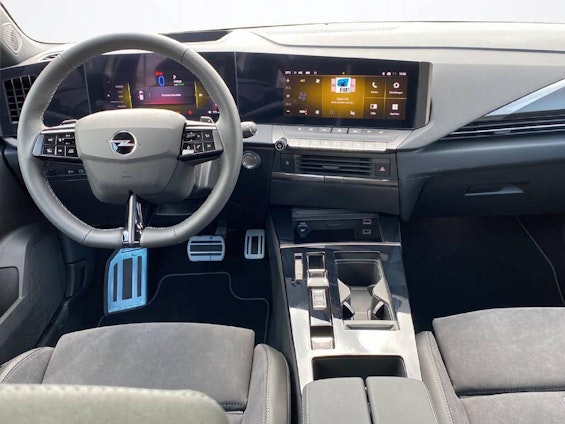 Vehicle image 4 Vehicle image 4