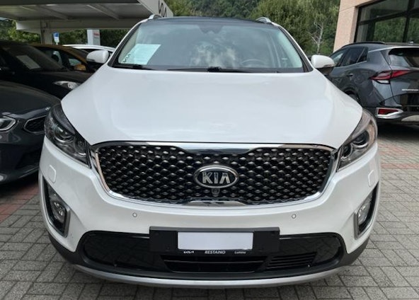 First vehicle image First vehicle image