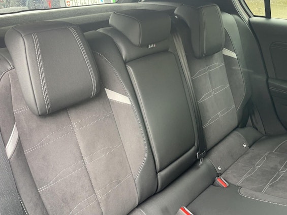 Vehicle image 14 Vehicle image 14