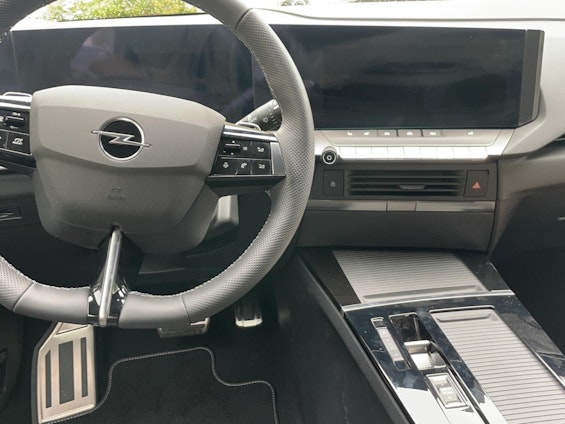 Vehicle image 5 Vehicle image 5