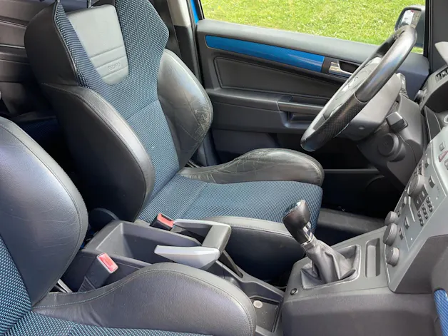 Opel Zafira 2.0 T OPC