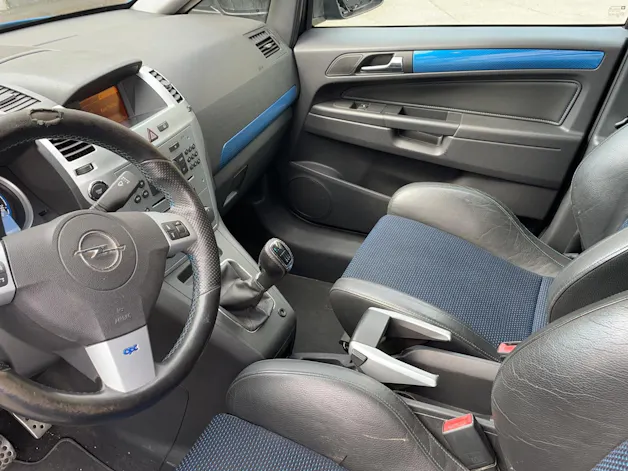 Opel Zafira 2.0 T OPC